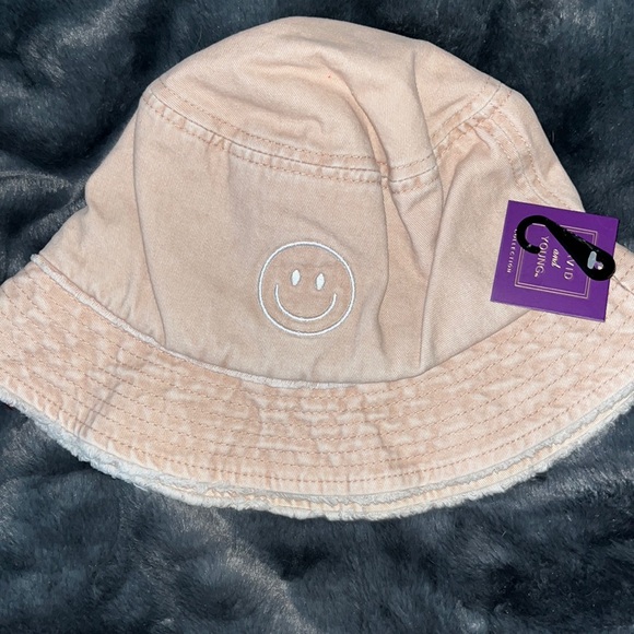 Bucket hat - Picture 1 of 1